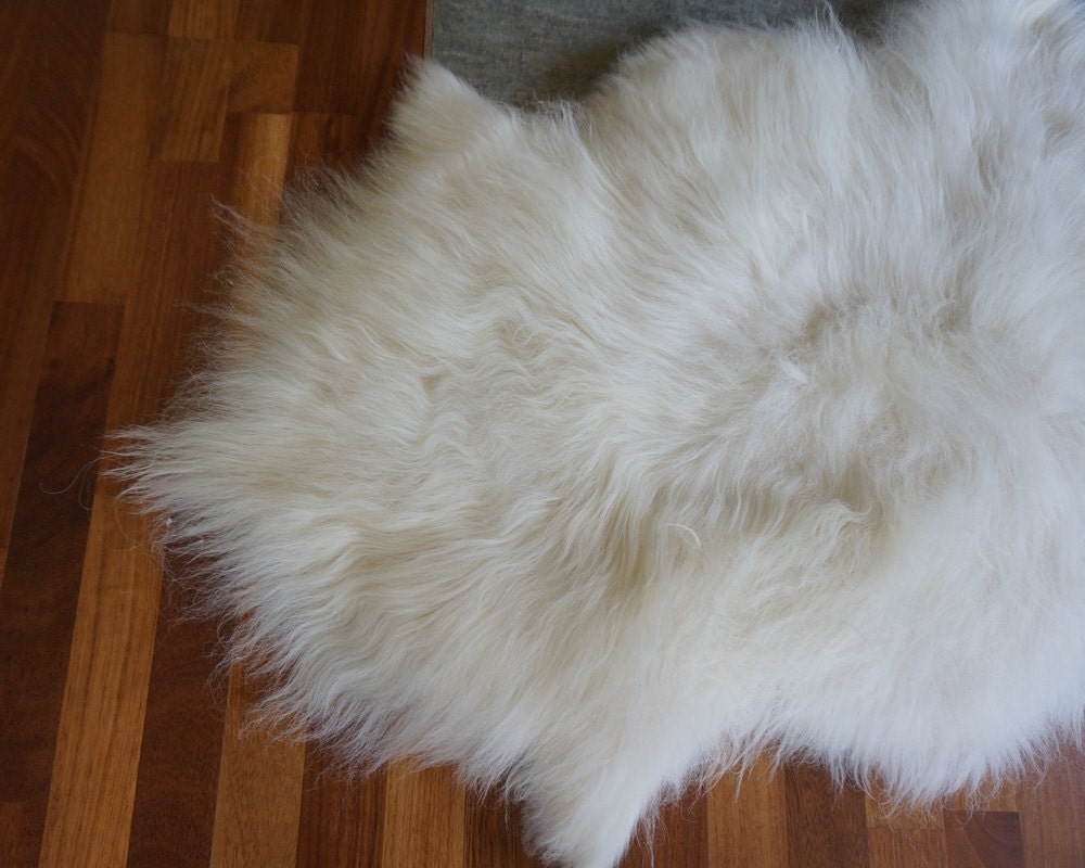 GIANT SHEEPSKIN Icelandic 50"x 32" White True Genuine leather Sheep Skin Decorative rug White comfy, cozy hair is very long, shiny rugs
