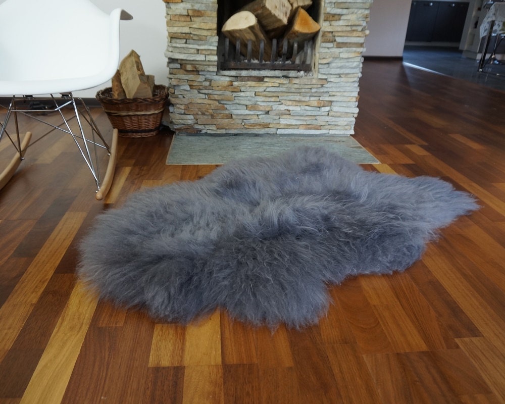 SHEEPSKIN Grey Iceandic Throw Genuine leather Sheep Skin Decorative rug grey comfy, cozy, hair is very thick, shiny !