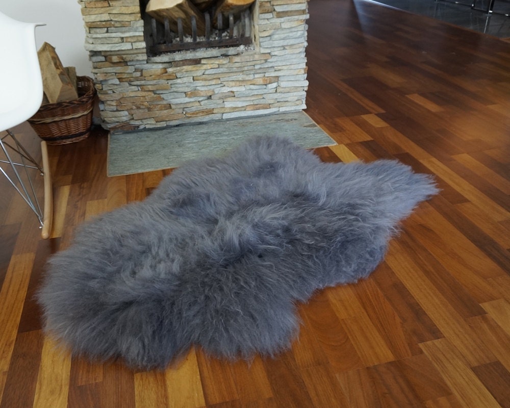 SHEEPSKIN Grey Iceandic Throw Genuine leather Sheep Skin Decorative rug grey comfy, cozy, hair is very thick, shiny !