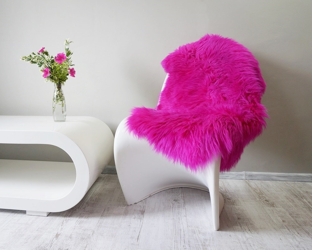 Regular SHEEPSKIN PINK Throw Genuine leather Sheep Skin 44 " x 28" Decorative rug Natural comfy, cozy, hiny !