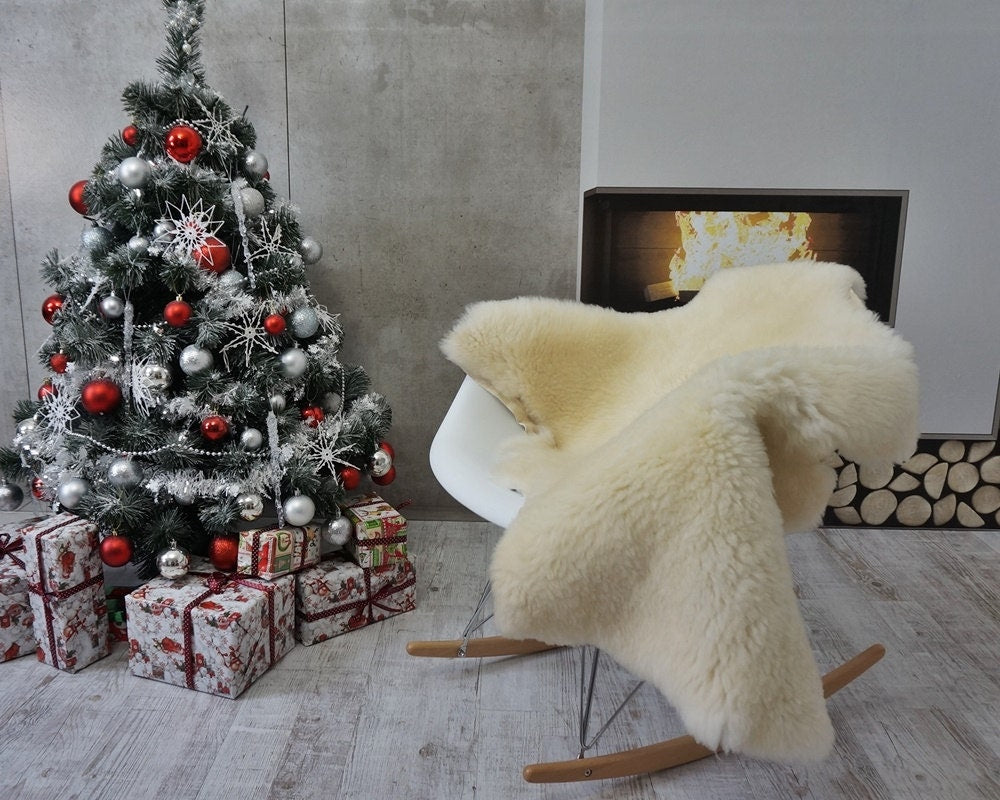 Regular SHEEPSKIN 46 "x 26" White Fur Rug Throw Genuine leather Sheep Skin Decorative Carpet Natural comfy, cozy, cheap rugs thick, shiny !