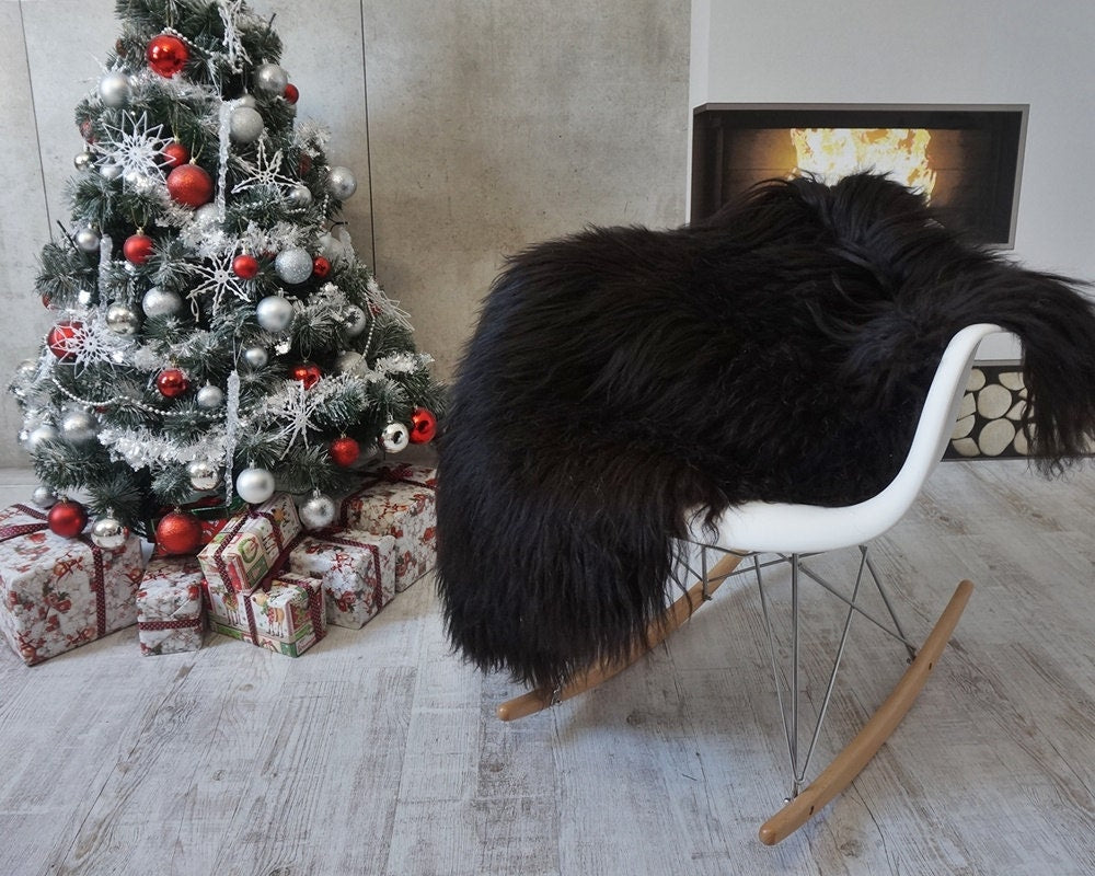 GIANT SHEEPSKIN Icelandic Black Throw Genuine leather Sheep Skin 50 "x 30" Decorative rug black comfy, cozy, hair is very thick, shiny !