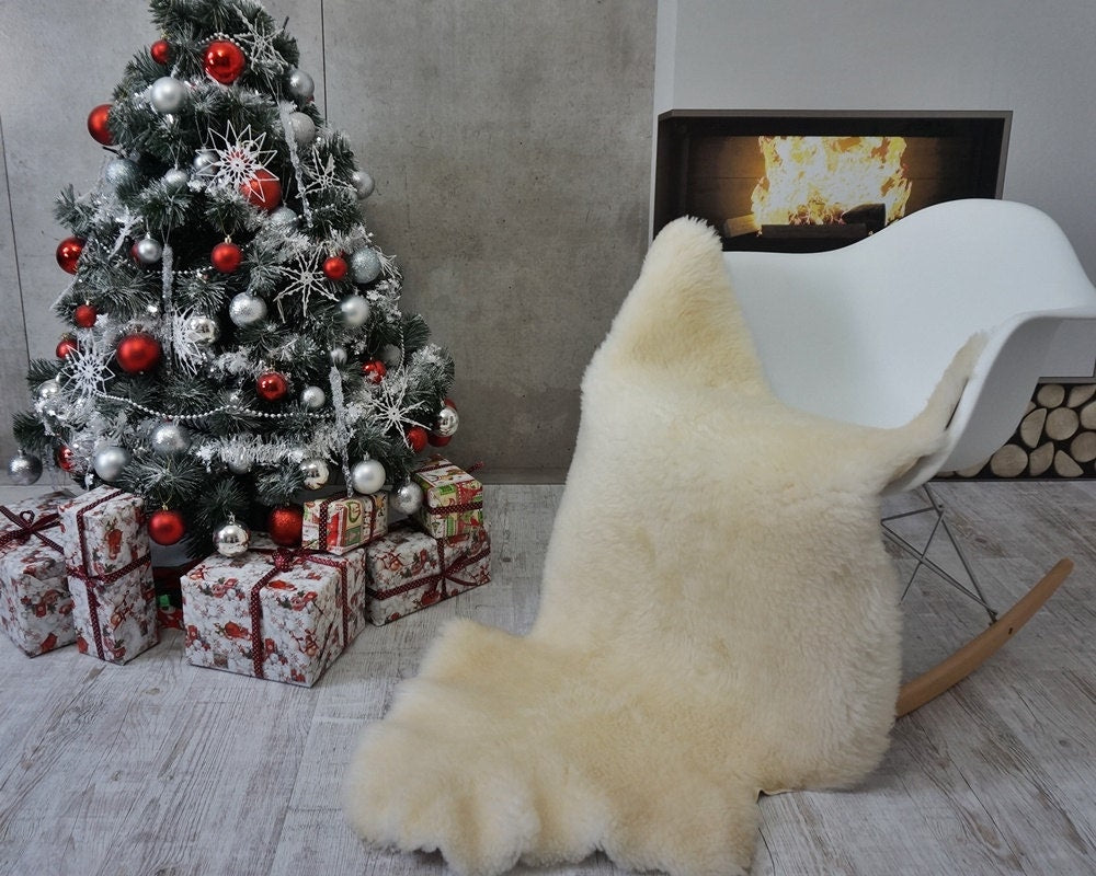 Regular SHEEPSKIN 46 "x 26" White Fur Rug Throw Genuine leather Sheep Skin Decorative Carpet Natural comfy, cozy, cheap rugs thick, shiny !