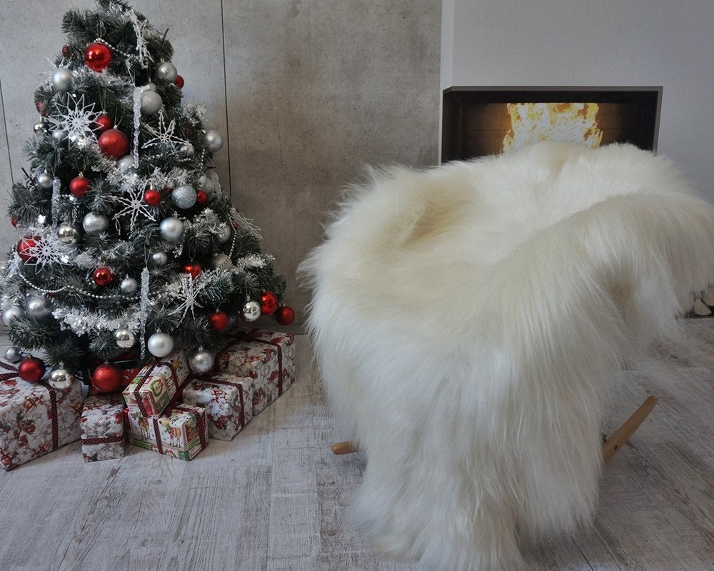 GIANT SHEEPSKIN Iceland White Throw Genuine leather Sheep Skin 52"x 32" Decorative rug White comfy, cozy, hair is very thick, shiny !