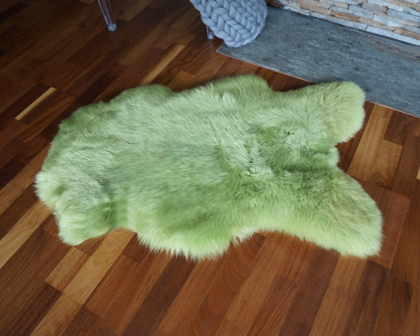 SHEEPSKIN Green L15 Throw Genuine leather Sheep Skin Decorative rug green comfy, cozy, hair is very thick, shiny !