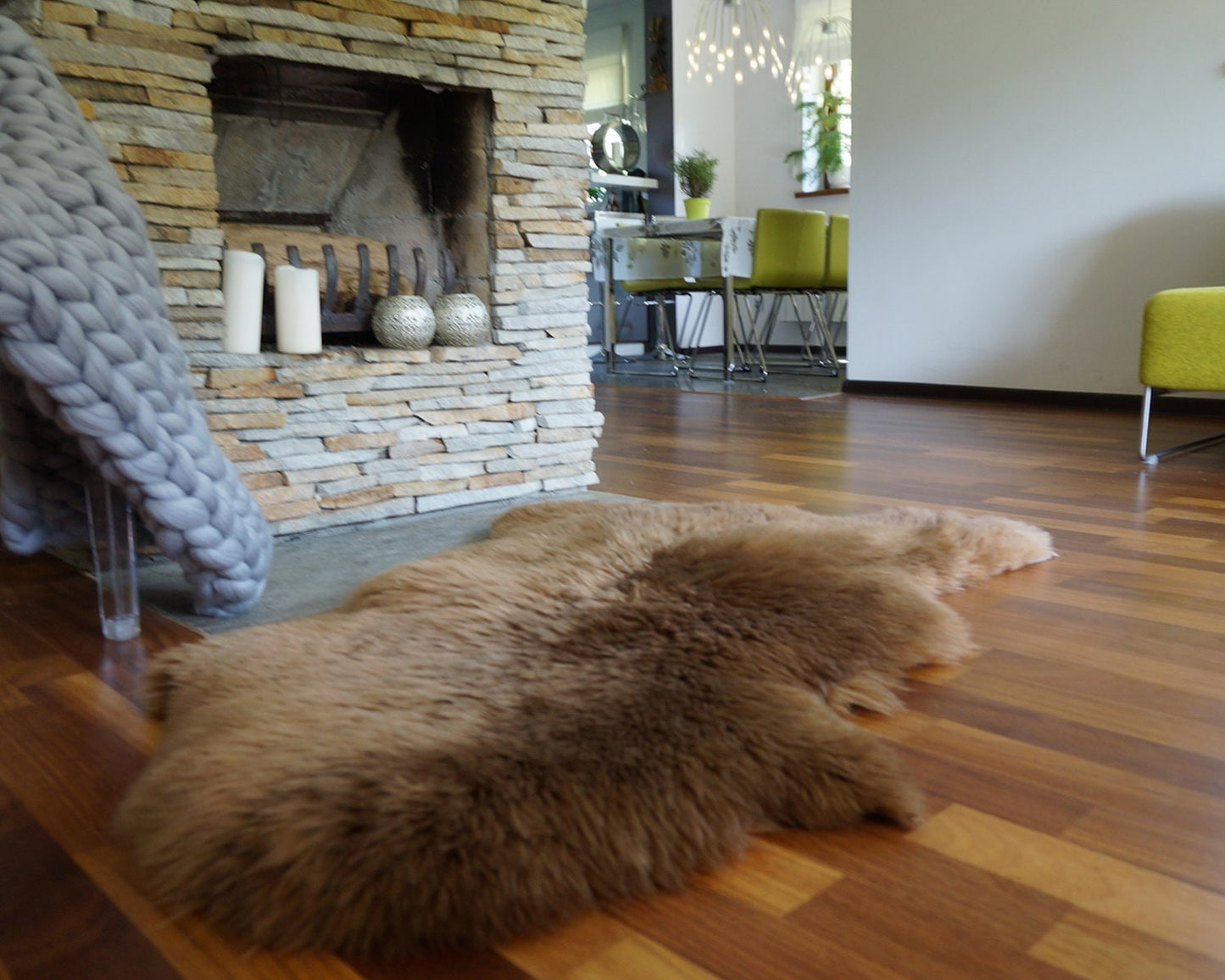 SHEEPSKIN BROWN Throw Genuine leather Sheep Skin Decorative rug comfy, cozy, hair is very thick, shiny !