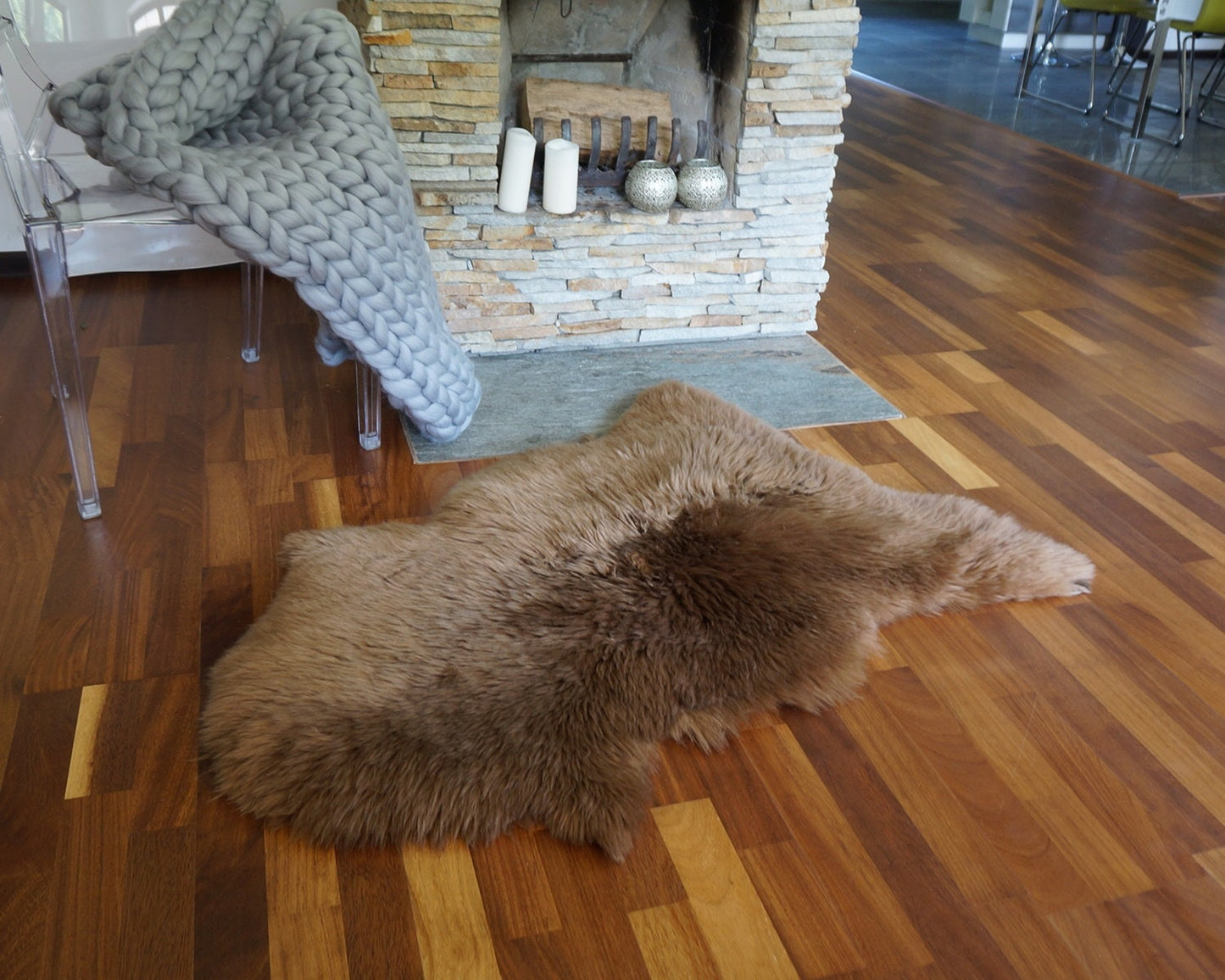 SHEEPSKIN BROWN Throw Genuine leather Sheep Skin Decorative rug comfy, cozy, hair is very thick, shiny !