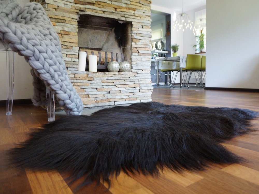 SHEEPSKIN ICELANDIC BLACK Throw Genuine leather Sheep Skin 50" x 30" Decorative rug comfy, cozy, hair is very thick, shiny !