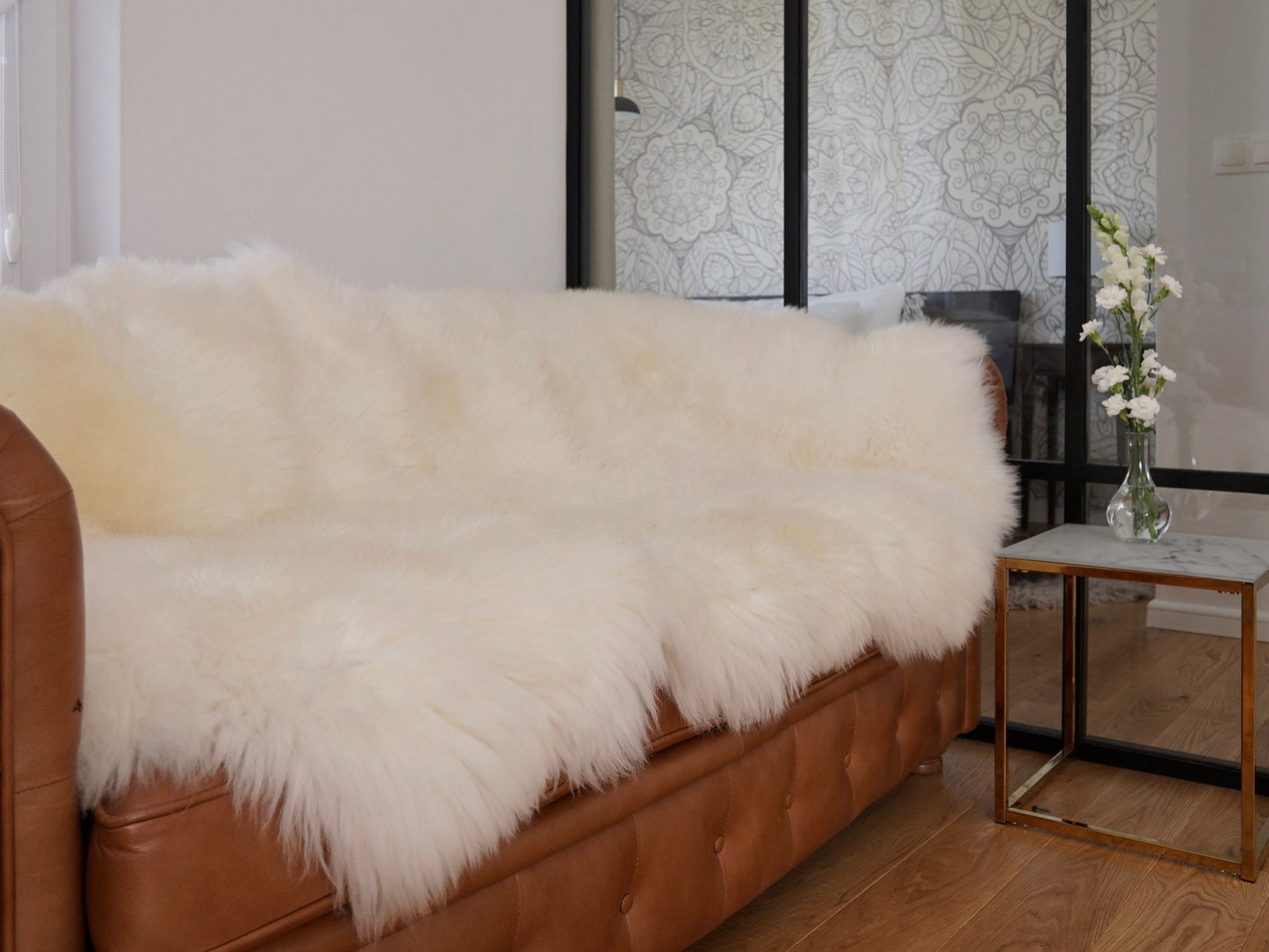 GIANT SHEEPSKIN Triple X White Throw Genuine leather Sheep Skin 64" x 46" Decorative rug Natural comfy,cozy, hair is very thick, shiny !