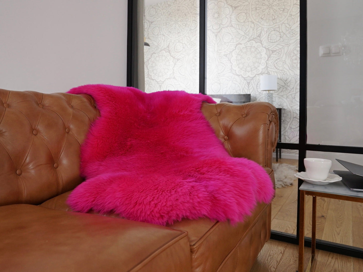 SHEEPSKIN 50"x 28" Pink Throw Genuine leather Sheep Skin Decorative rug comfy, cozy, hair is very thick, shiny !