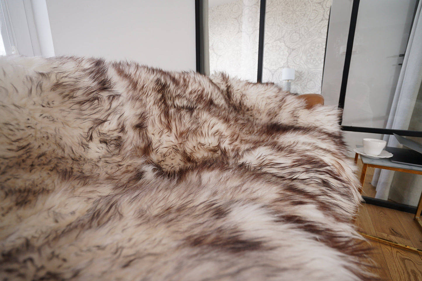 GIANT SHEEPSKIN Triple X Mouflon White Brown Throw Genuine leather Sheep Skin 64" x 46" Decorative rug Natural very thick, shiny !