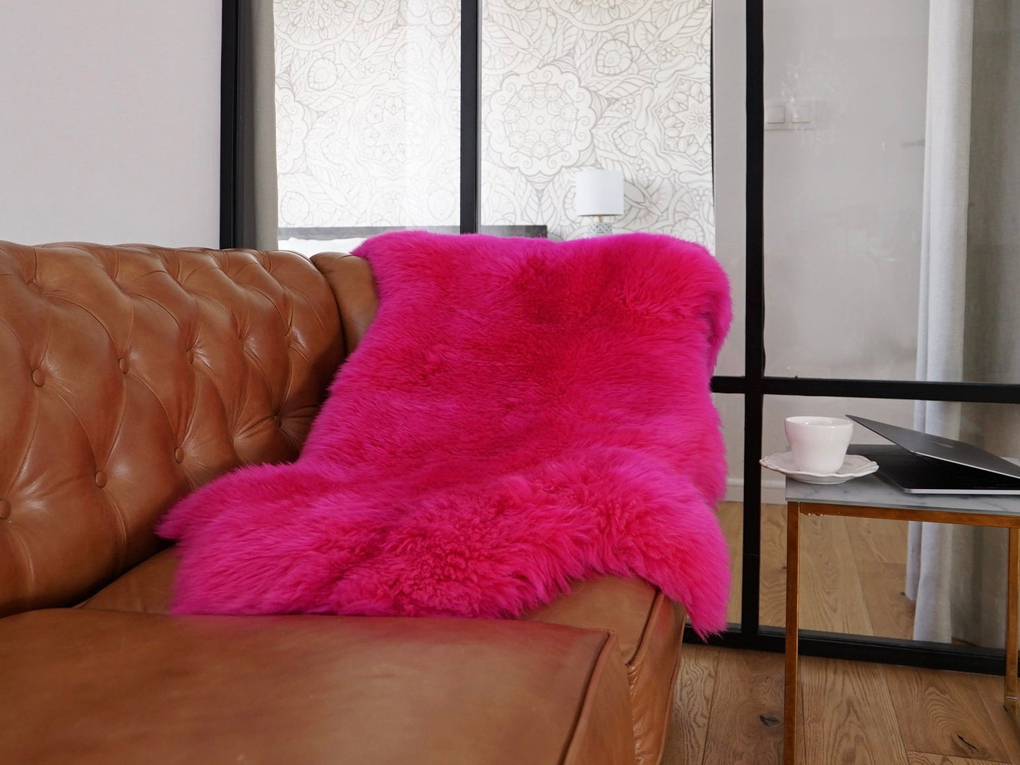 SHEEPSKIN 50"x 28" Pink Throw Genuine leather Sheep Skin Decorative rug comfy, cozy, hair is very thick, shiny !
