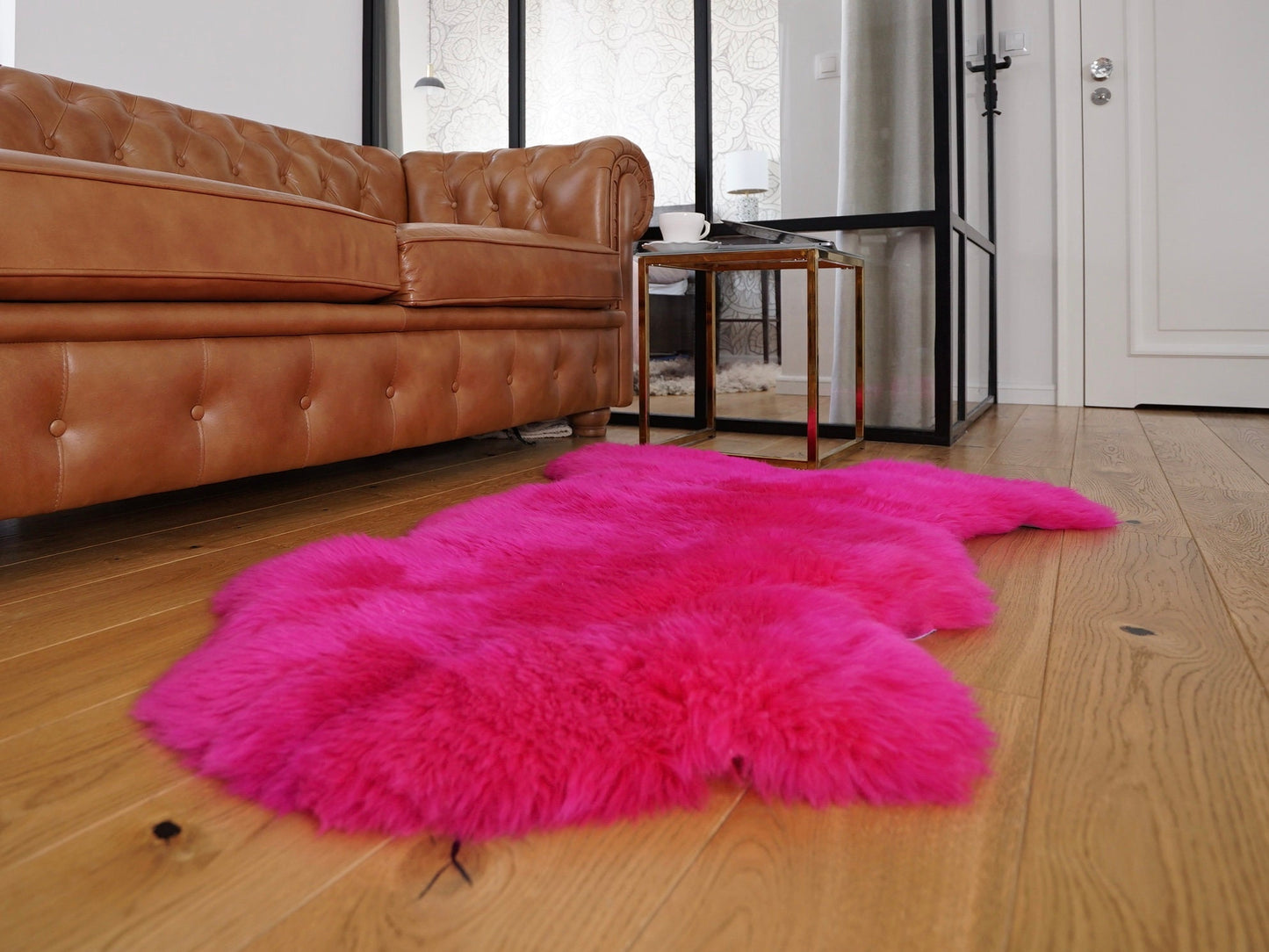 SHEEPSKIN 50"x 28" Pink Throw Genuine leather Sheep Skin Decorative rug comfy, cozy, hair is very thick, shiny !