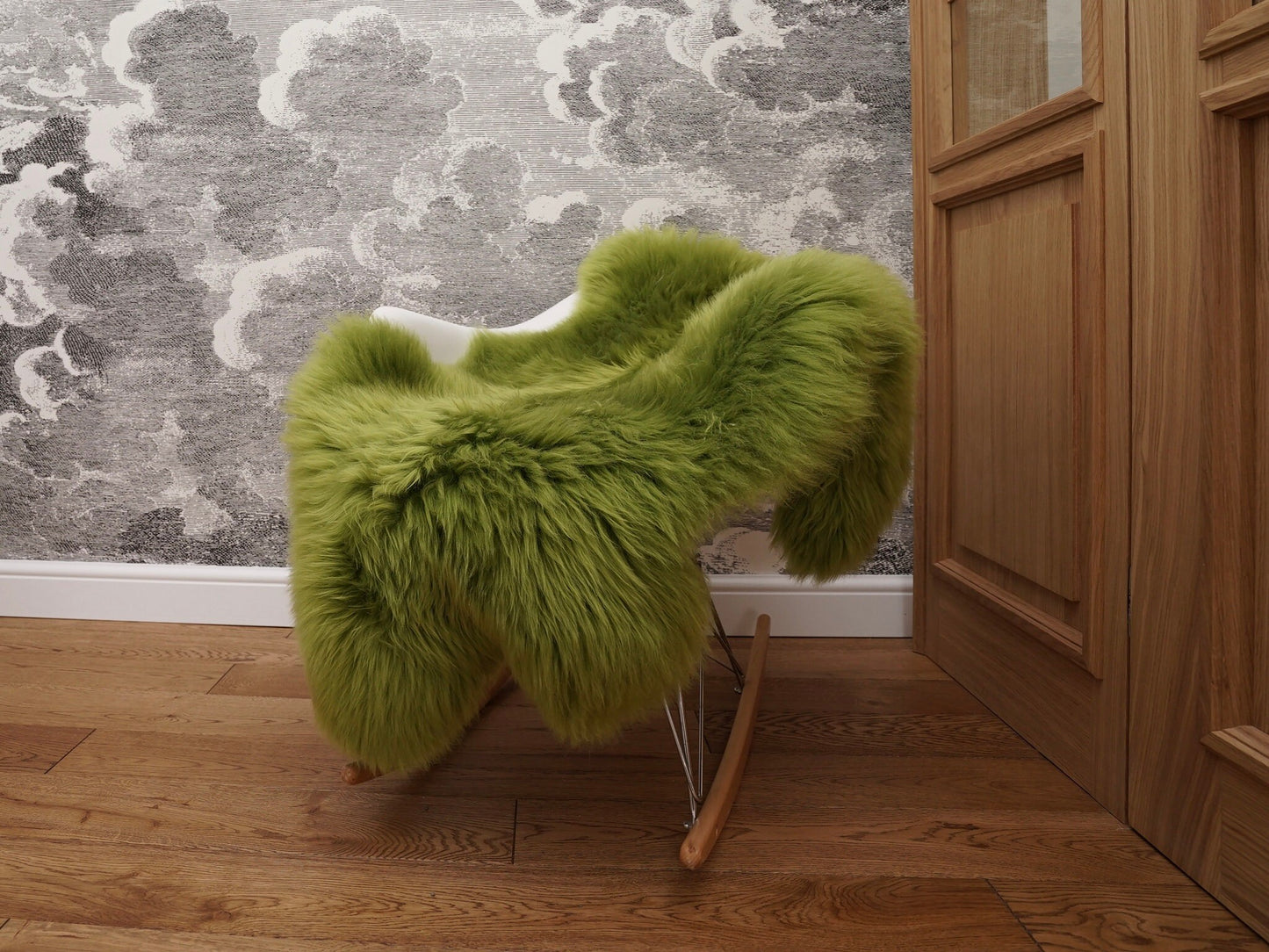SHEEPSKIN GREEN X Throw Genuine leather Sheep Skin Decorative rug green comfy, cozy, hair is very thick, shiny !