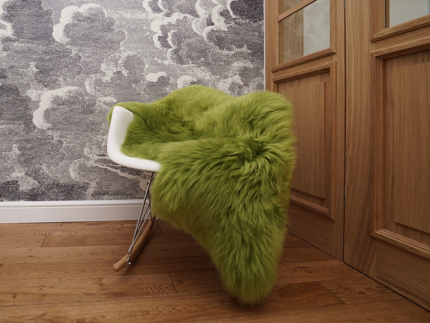 SHEEPSKIN GREEN X Throw Genuine leather Sheep Skin Decorative rug green comfy, cozy, hair is very thick, shiny !