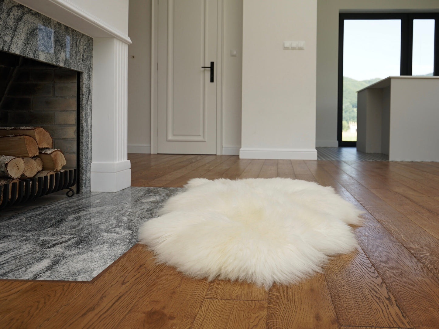 REGULAR SHEEPSKIN White Throw Genuine leather Sheep Skin 50" x 30" Decorative rug Natural comfy, cozy, hair is very thick, shiny !