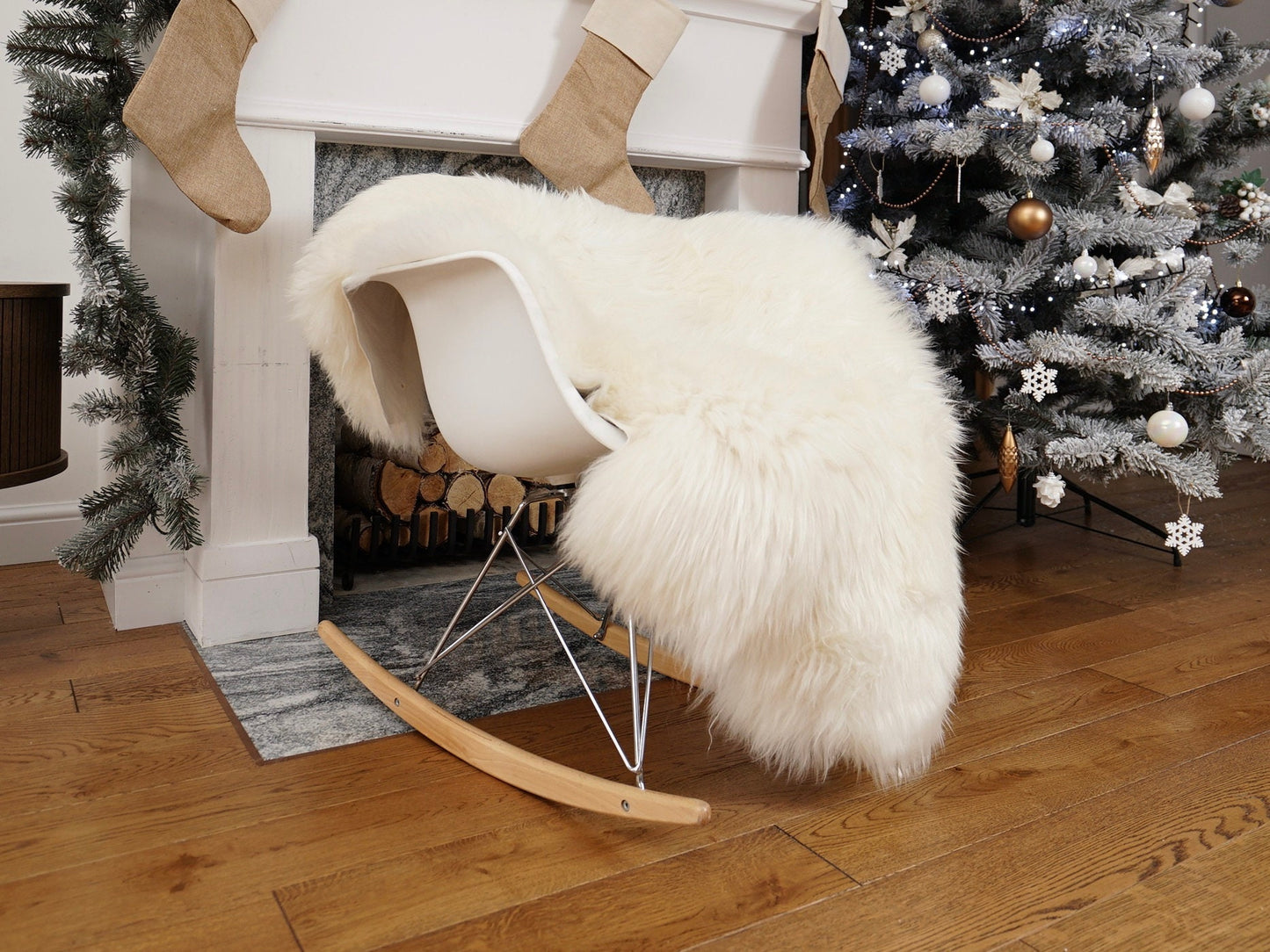 SHEEPSKIN White Throw Genuine leather Sheep Skin 50"x 30" Decorative rug Natural comfy, cozy, hair is very thick, shiny !