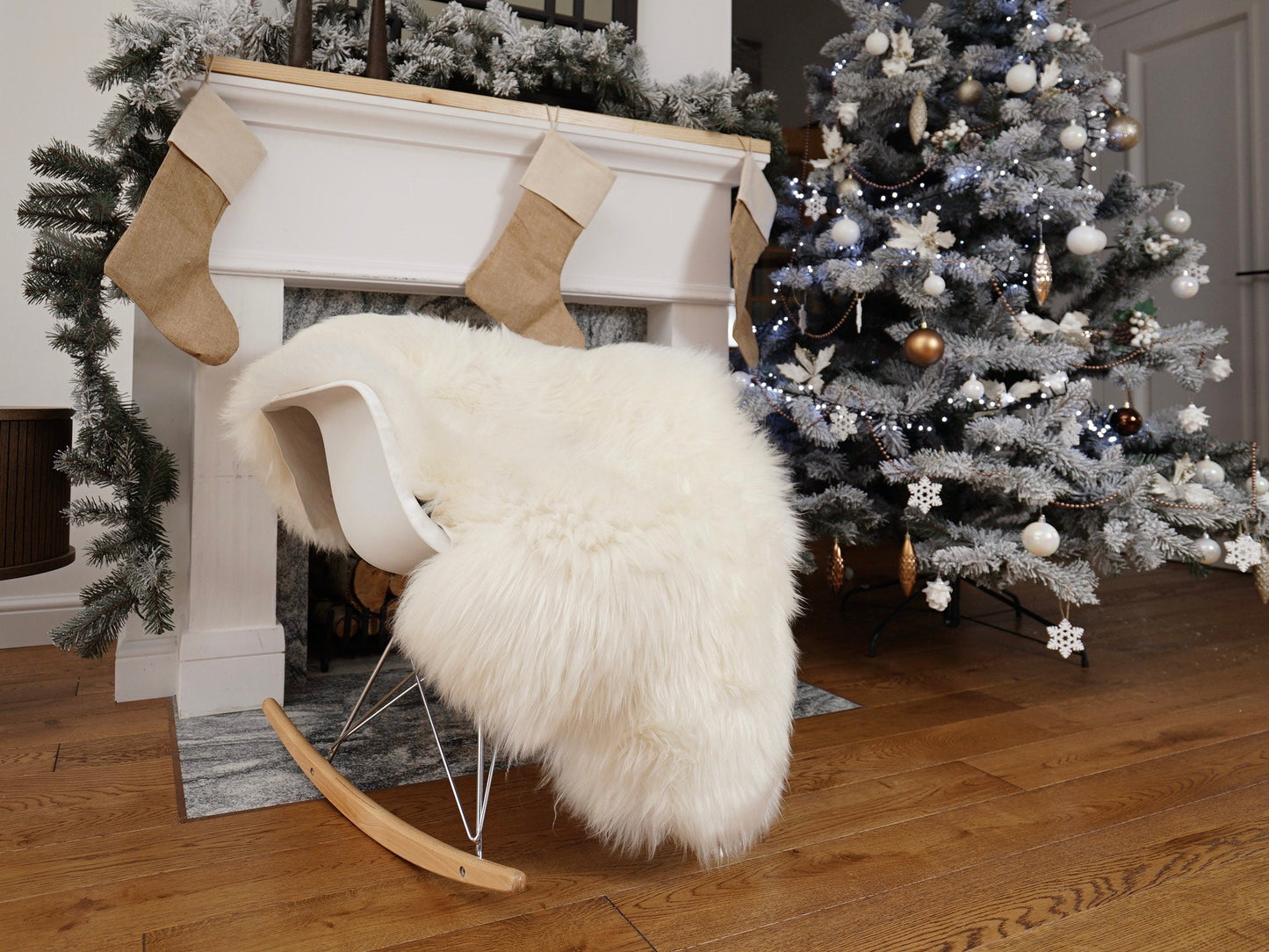 SHEEPSKIN White Throw Genuine leather Sheep Skin 50"x 30" Decorative rug Natural comfy, cozy, hair is very thick, shiny !