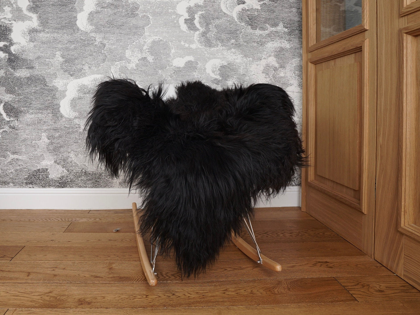 SHEEPSKIN ICELANDIC BLACK Throw Genuine leather Sheep Skin 48" x 28" Decorative rug comfy, cozy, hair is very thick, shiny !