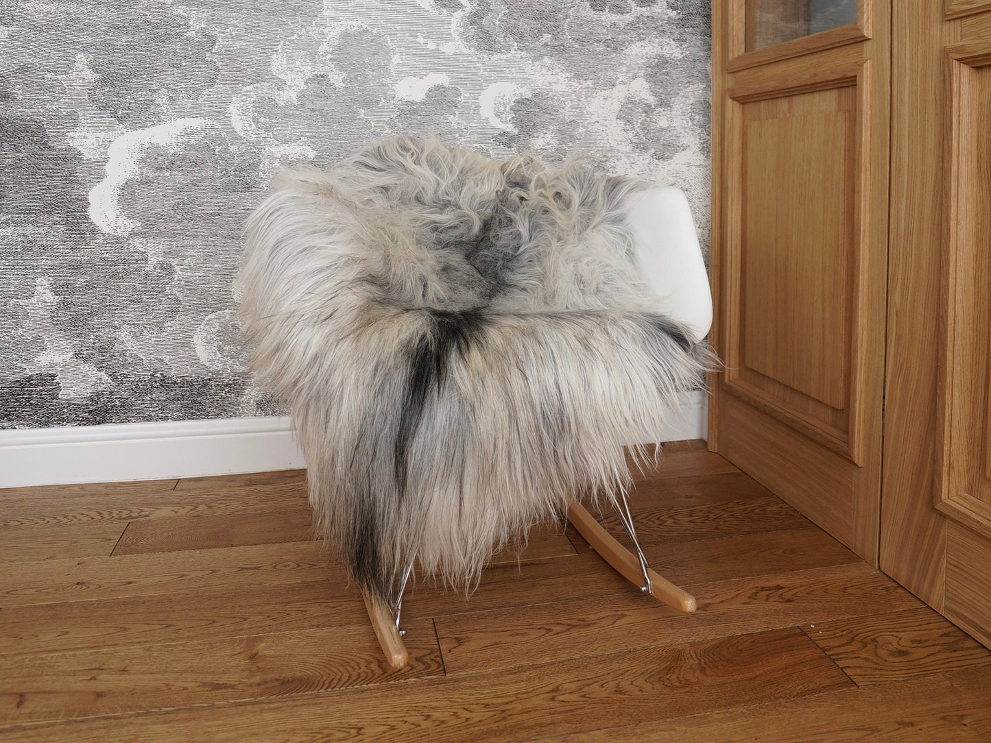 SHEEPSKIN ICELANDIC Grey BDA11 White Xxl Throw Genuine leather Sheep Skin Decorative rug Gray comfy, cozy, hair is very thick, shiny !
