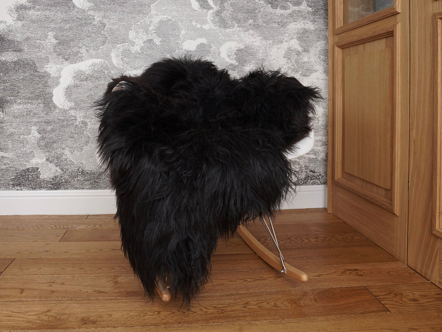 SHEEPSKIN ICELANDIC BLACK Throw Genuine leather Sheep Skin 48" x 28" Decorative rug comfy, cozy, hair is very thick, shiny !