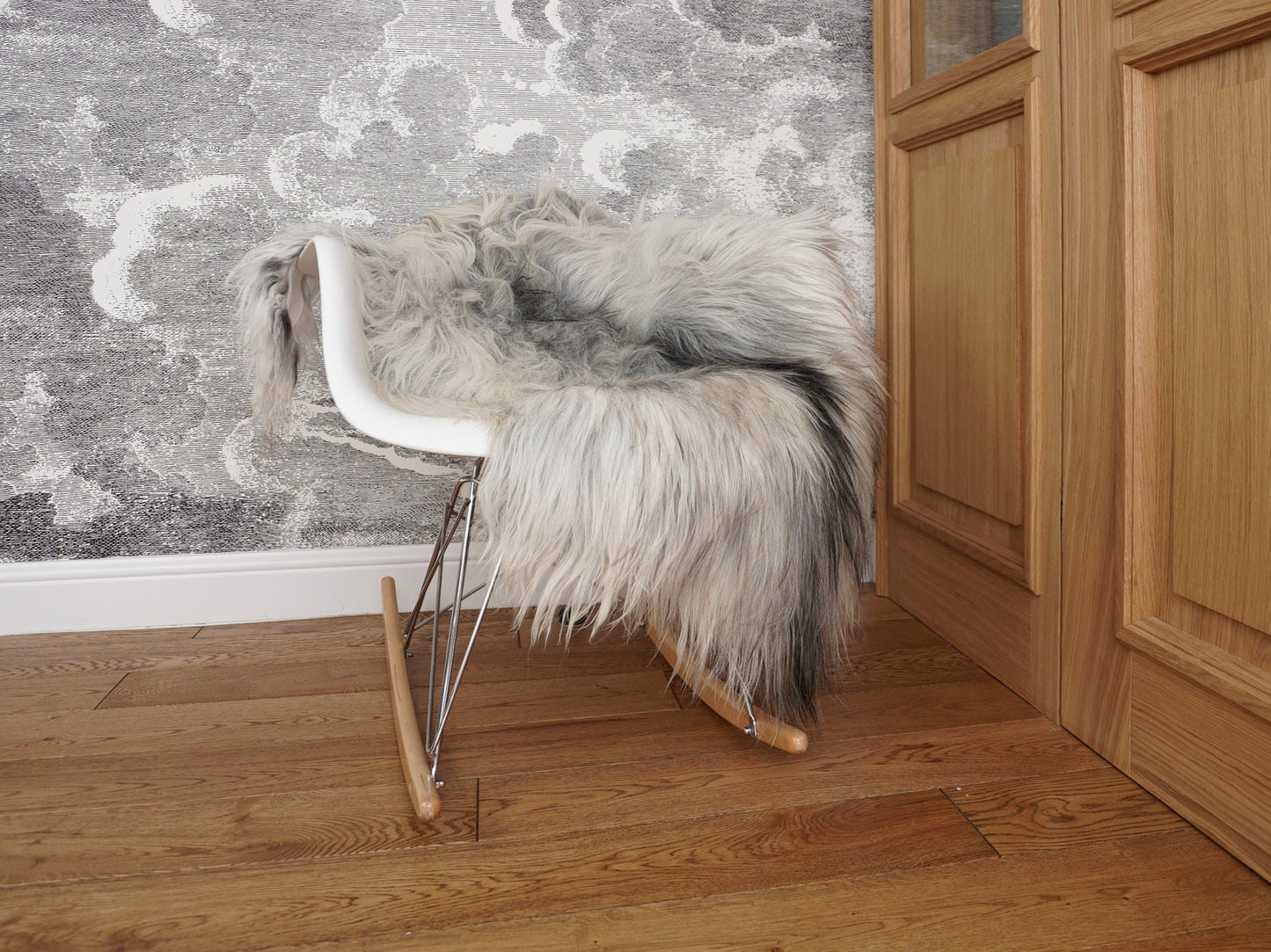 SHEEPSKIN ICELANDIC Grey BDA11 White Xxl Throw Genuine leather Sheep Skin Decorative rug Gray comfy, cozy, hair is very thick, shiny !