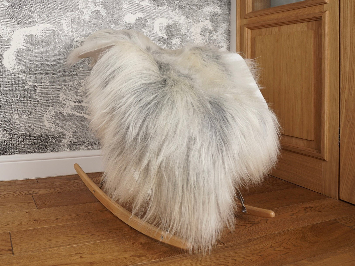 SHEEPSKIN ICELANDIC Grey CZ6 White Xxl Throw Genuine leather Sheep Skin Decorative rug Gray comfy, cozy, hair is very thick, shiny !