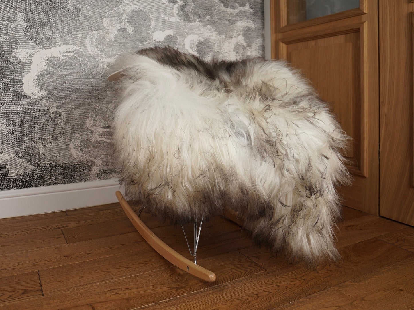SHEEPSKIN ICELANDIC Grey DZ5 White Xxl Throw Genuine leather Sheep Skin Decorative rug Gray comfy, cozy, hair is very thick, shiny !
