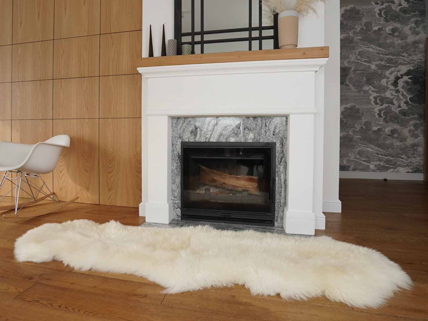 GIANT SHEEPSKIN Double XXL White cream Throw Genuine leather Sheep Skin 70 "x 26" Decorative rug Natural comfy, hair is very thick, shiny