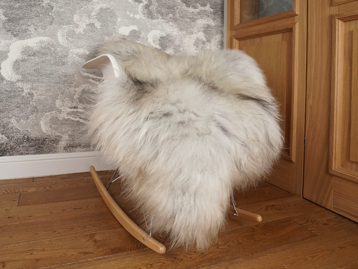 SHEEPSKIN ICELANDIC Grey XD4 Grey Xxl Throw Genuine leather Sheep Skin Decorative rug Gray comfy, cozy, hair is very thick, shiny !