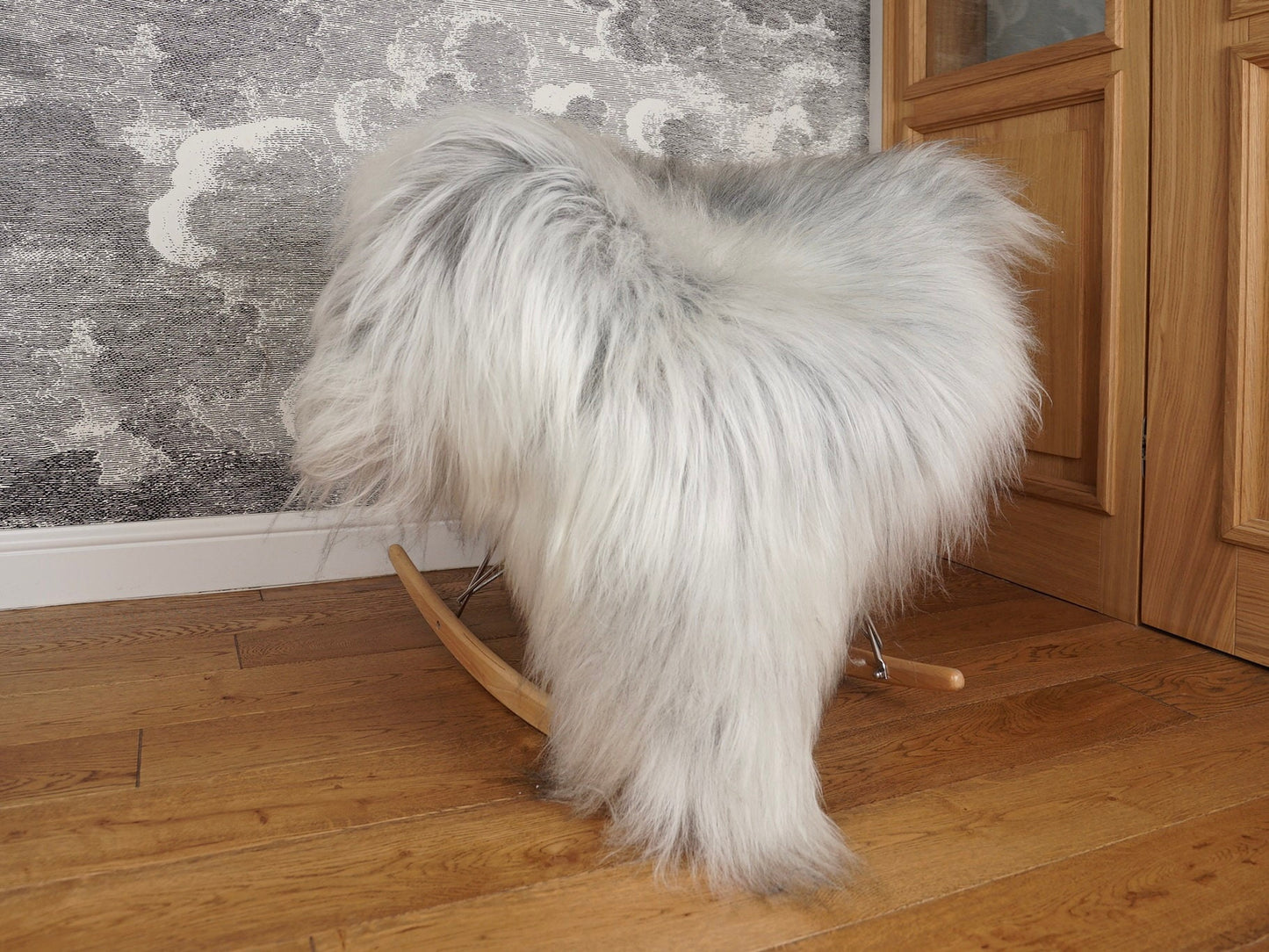 SHEEPSKIN ICELANDIC Grey XD11 White Xxl Throw Genuine leather Sheep Skin Decorative rug Gray comfy, cozy, hair is very thick, shiny !
