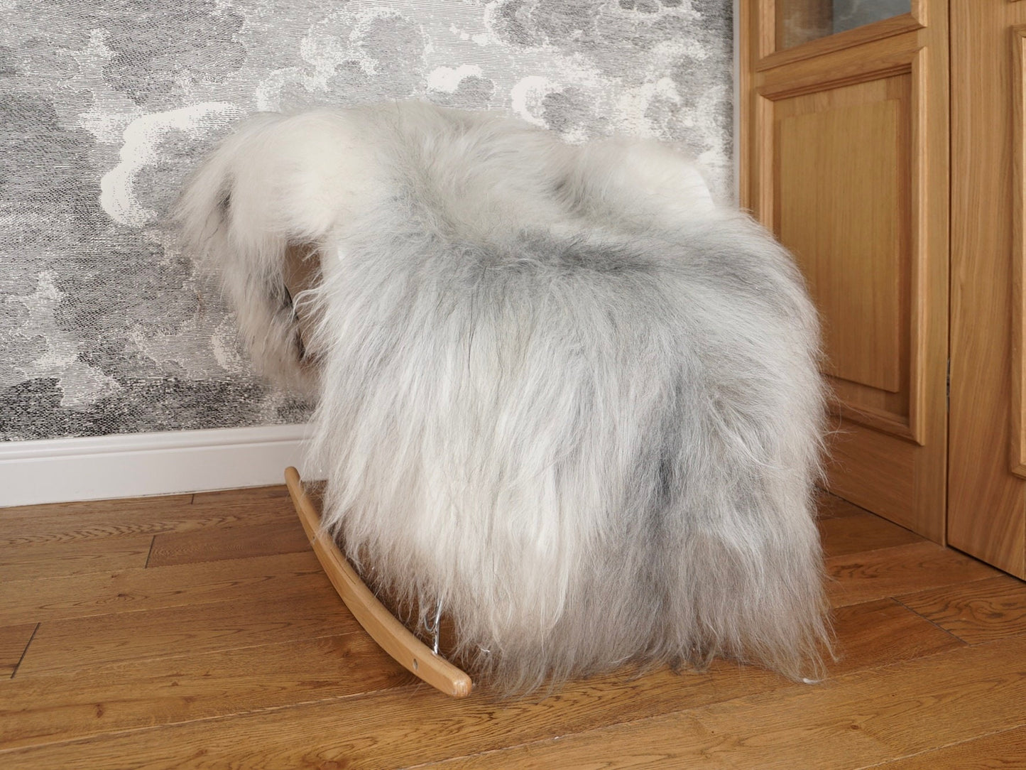 SHEEPSKIN ICELANDIC Grey XD11 White Xxl Throw Genuine leather Sheep Skin Decorative rug Gray comfy, cozy, hair is very thick, shiny !