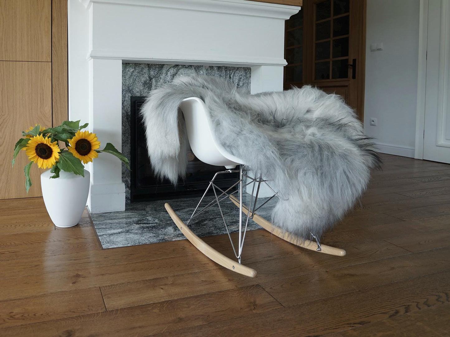SHEEPSKIN Icelandic XXL White XG12 Throw Genuine leather Sheep Skin 48"x 32" Decorative rug White comfy, cozy, hair is very thick, shiny !