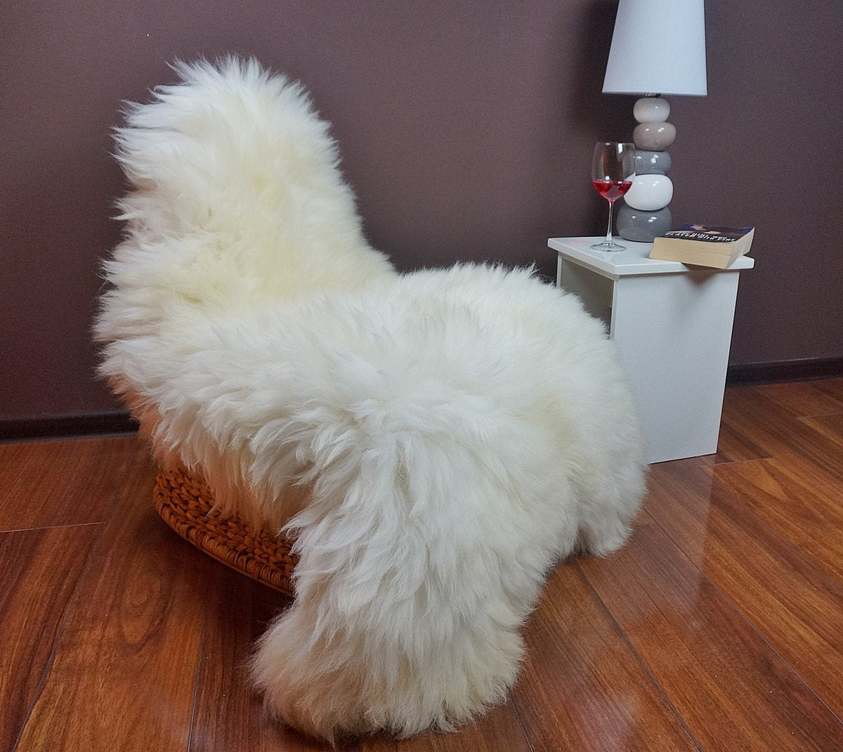 Regular SHEEPSKIN 48 "x 28" White Throw Genuine leather Sheep Skin Decorative rug Natural comfy, cozy, hair is very thick, shiny !