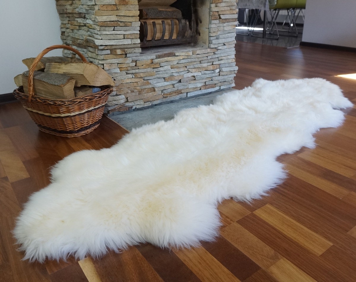 GIANT SHEEPSKIN Duble X White Throw Genuine leather Sheep Skin 79" x 30" Decorative rug Natural comfy, cozy, hair is very thick, shiny !