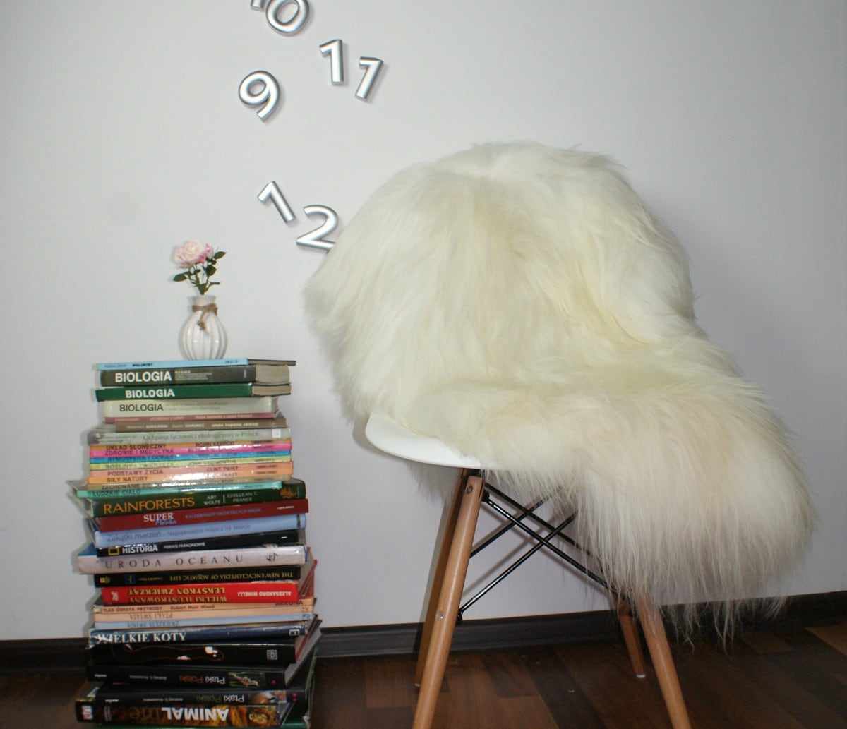SHEEPSKIN ICELANDIC White X 52"x 32" Throw Genuine leather Sheep Skin Decorative rug White comfy, cozy, hair is very thick, shiny !