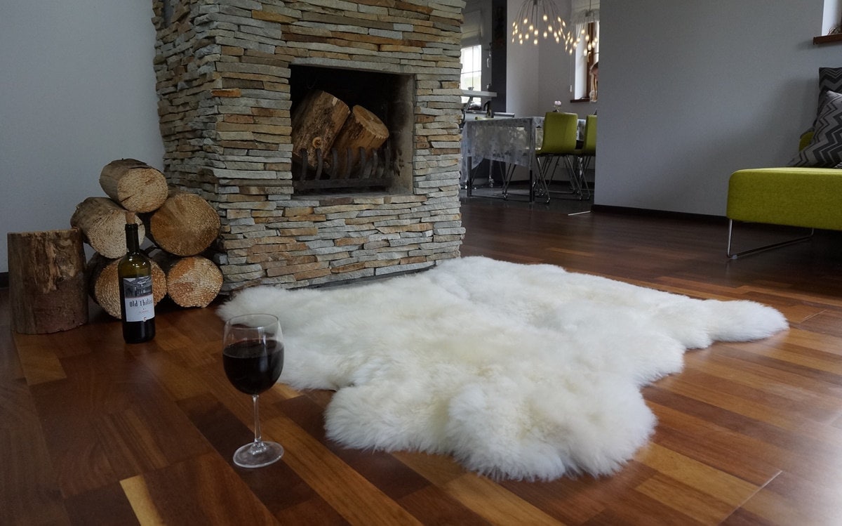 GIANT SHEEPSKIN Double White Throw Genuine leather Sheep Skin 46" x 46" Decorative rug Natural comfy, cozy, hair is very thick, shiny !