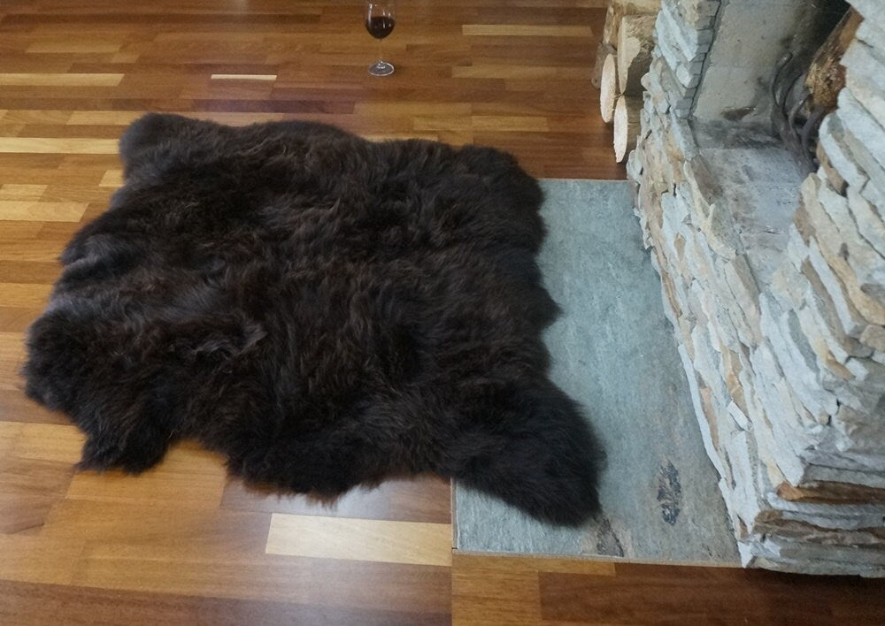 GIANT SHEEPSKIN Double X Brown Throw Genuine leather Sheep Skin 50" x 50" Decorative rug Natural comfy,cozy, hair is very thick, shiny !