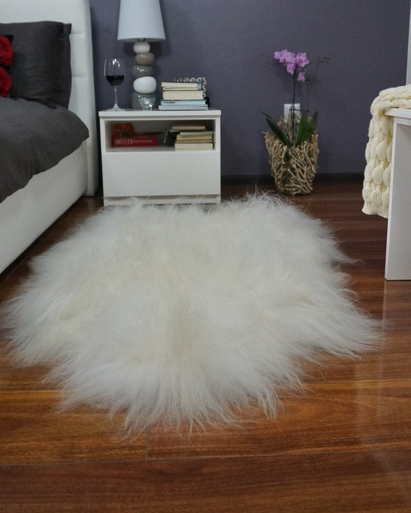 GIANT SHEEPSKIN Iceland XXLWhite Throw Genuine leather Sheep Skin 51"x 31" Decorative rug White comfy, cozy, hair is very thick, shiny !