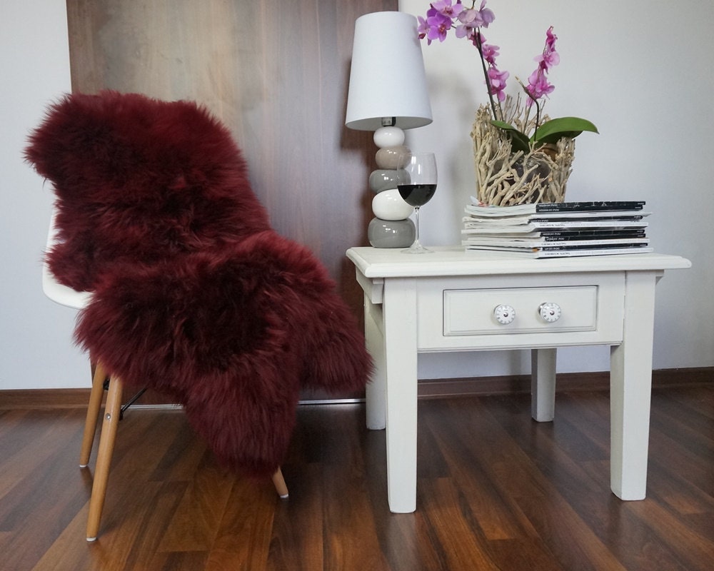 Regular SHEEPSKIN BURGUNDY Throw Genuine leather Sheep Skin 48 " x 28" Decorative rug Natural comfy, cozy, hiny !