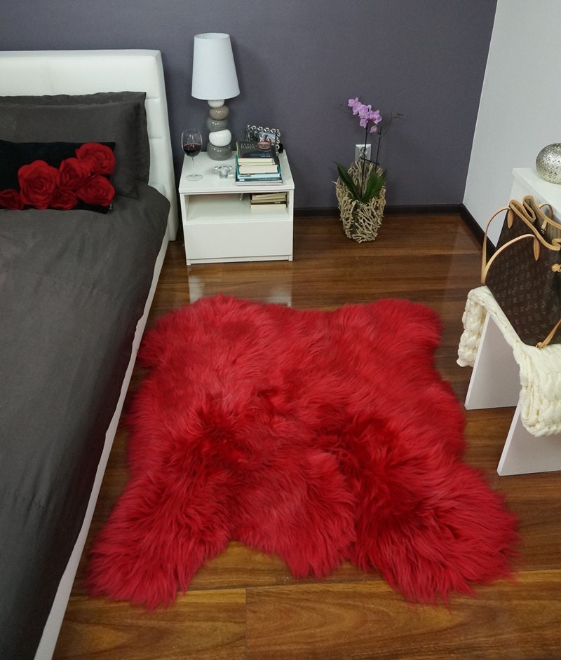 GIANT SHEEPSKIN Double XXL Red Throw Genuine leather Sheep Skin 50 "x 50" Decorative rug Natural comfy, cozy, hair is very thick, shiny !