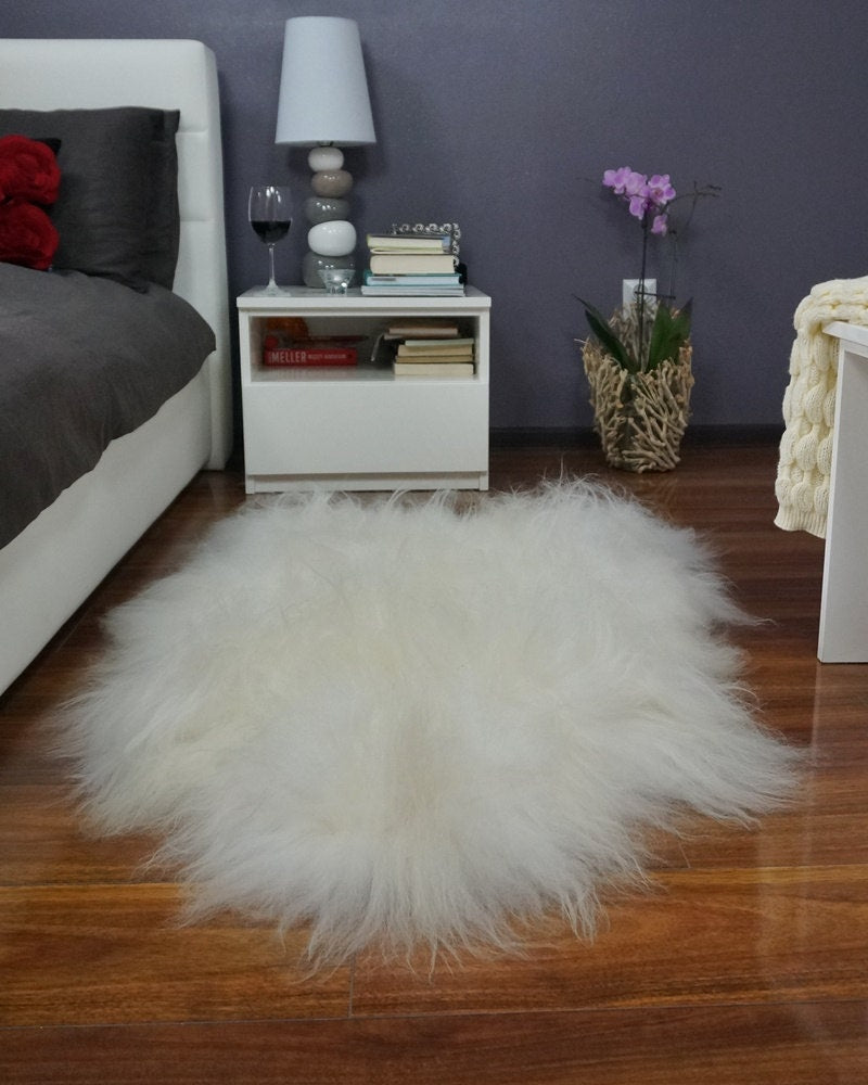 GIANT SHEEPSKIN Iceland XXLWhite Throw Genuine leather Sheep Skin 51"x 31" Decorative rug White comfy, cozy, hair is very thick, shiny !
