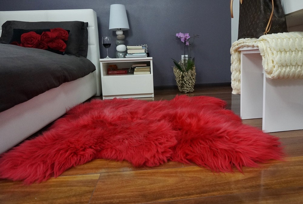 GIANT SHEEPSKIN Double XXL Red Throw Genuine leather Sheep Skin 50 "x 50" Decorative rug Natural comfy, cozy, hair is very thick, shiny !