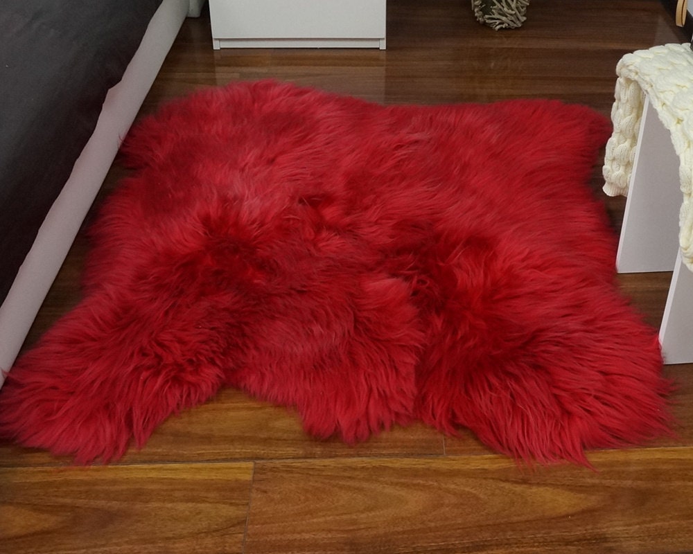 GIANT SHEEPSKIN Double XXL Red Throw Genuine leather Sheep Skin 50 "x 50" Decorative rug Natural comfy, cozy, hair is very thick, shiny !