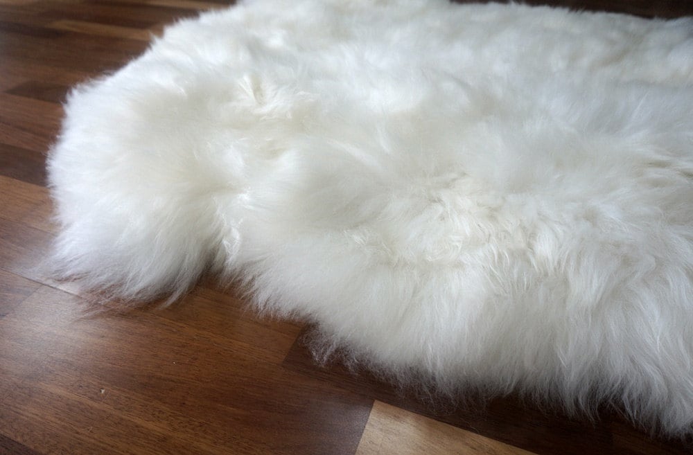 GIANT SHEEPSKIN Double White Throw Genuine leather Sheep Skin 46" x 46" Decorative rug Natural comfy, cozy, hair is very thick, shiny !