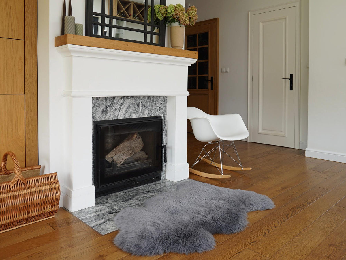 SHEEPSKIN GREY Throw Genuine leather Sheep Skin Decorative rug grey 50'' x 30" comfy, cozy, hair is very thick, shiny !