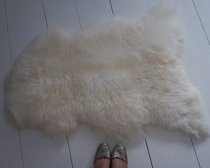 Regular SHEEPSKIN  48 "x 28" White Fur Rug Throw Genuine leather Sheep Skin Decorative Carpet Natural comfy, cozy, cheap rugs thick, shiny !