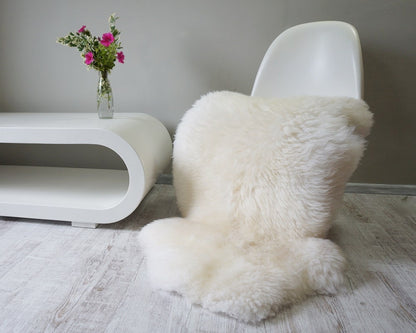 REGULAR SHEEPSKIN  White Throw Genuine leather Sheep Skin 46 "x 28"  Decorative rug Natural comfy, cozy, hair is very thick, shiny !
