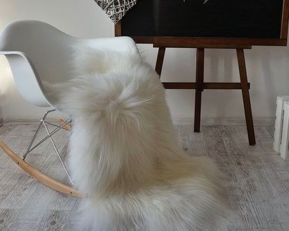 BIG SHEEPSKIN Iceland White Throw Genuine leather Sheep Skin 50"x 30"  Decorative rug White comfy, cozy, hair is very thick, shiny !