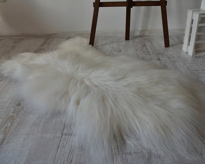 BIG SHEEPSKIN Iceland White Throw Genuine leather Sheep Skin 50"x 30"  Decorative rug White comfy, cozy, hair is very thick, shiny !